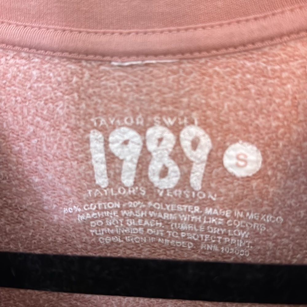Taylor Swift 1989 crew neck sweatshirt size S - Picture 4 of 6